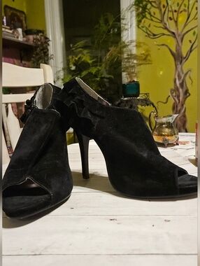 Women's Black Suede Peep-Toe Ruffle High Heels